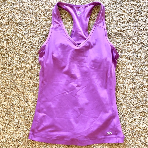 ALO Yoga Tops - Alo yoga tank top